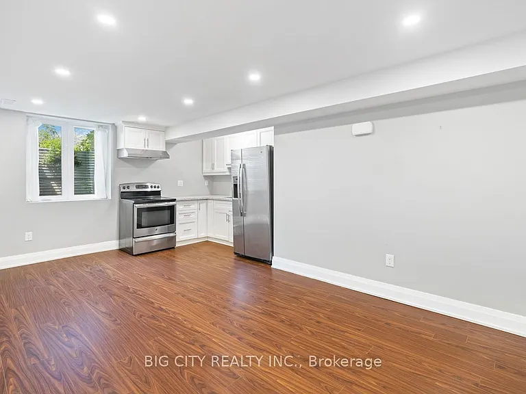 465A Cosburn Ave #BASEMENT — Photo 2