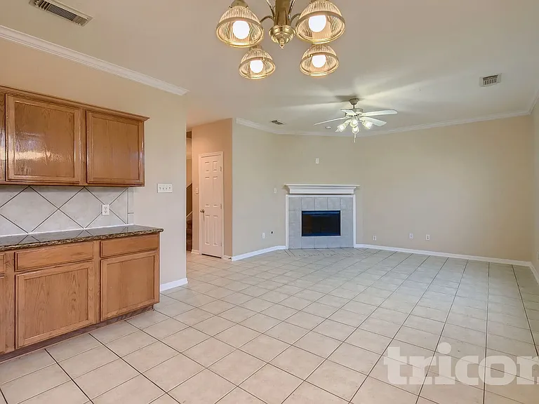 9711 Sugarblossom Ln — Photo 4