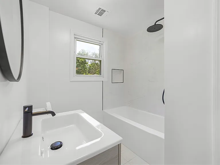 135 E Linden Ave — Photo 32