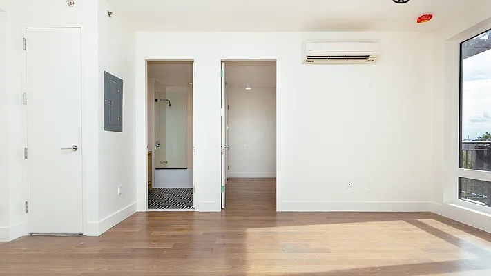 Rented by Nooklyn NYC LLC | media 8