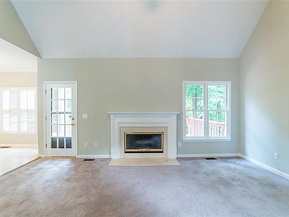 4th image of 301 Laurel Creek Ct