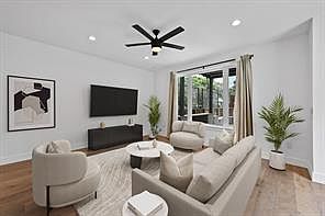 5th image of 504 Normandy St #A