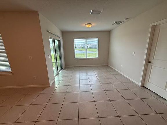 4th image of 11523 Middle Fork Way