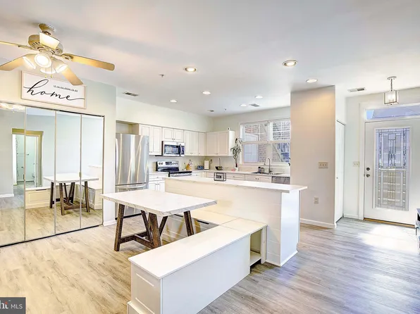 1020 Simsbury Ct #2F, Crofton, MD 21114