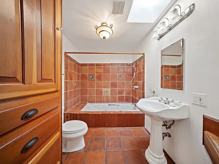 4203 Sunset Dr — Photo 11