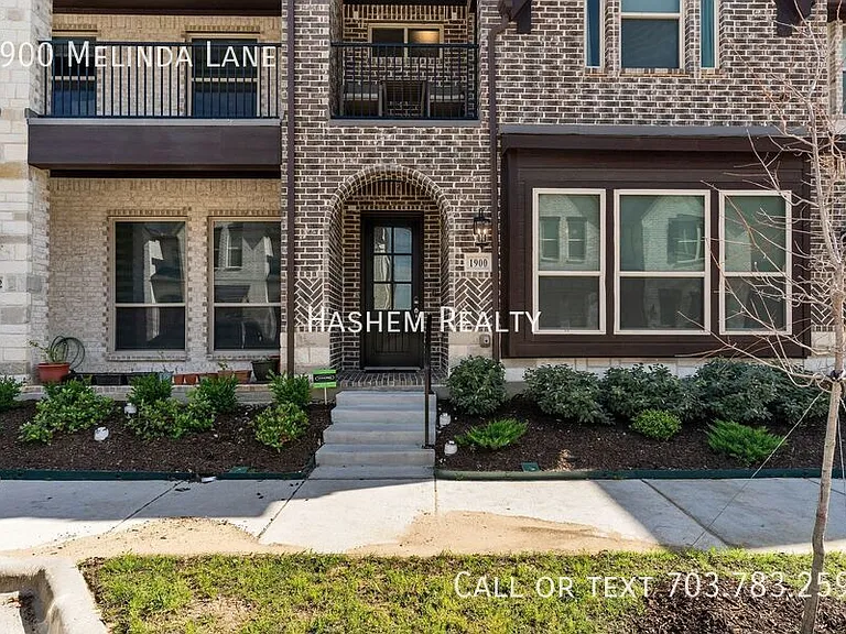 1900 Melinda Ln — Photo 3