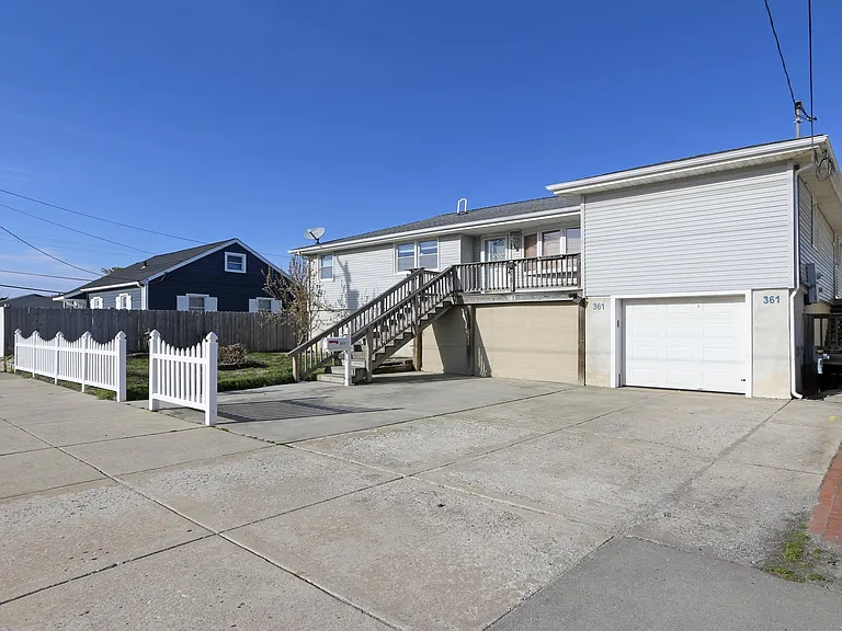 361 N Richmond Ave — Photo 34
