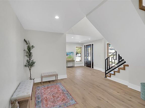 5th image of 6262 Carlson Dr
