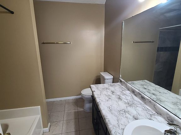 4th image of 101 Cherren Dale Dr