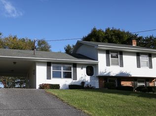 245 Mulberry Dr, Christiansburg, VA 24073