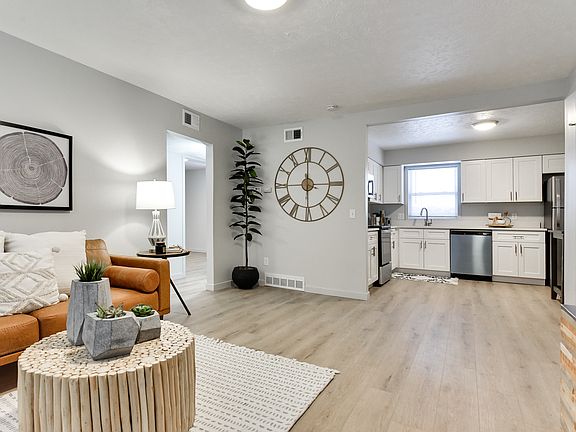 2nd image of 4605 California St #16708484
