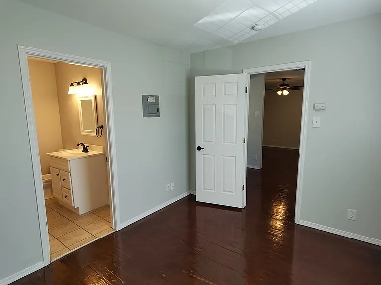 137 E Norwood Ct — Photo 9