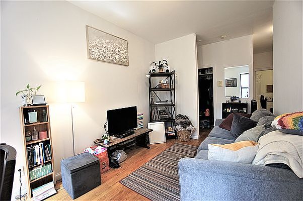 1st image of 205 W 103rd St #2D1