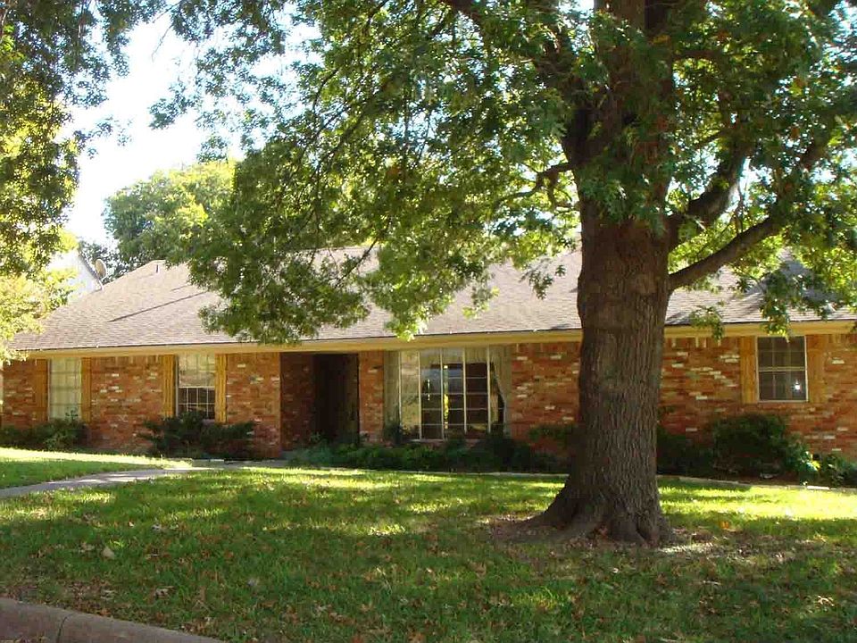 1st image of 203 Rockbrook Dr