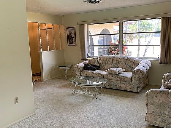 Living Room/ front entry