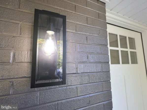 24 Curry Ln, Horsham, PA 19044