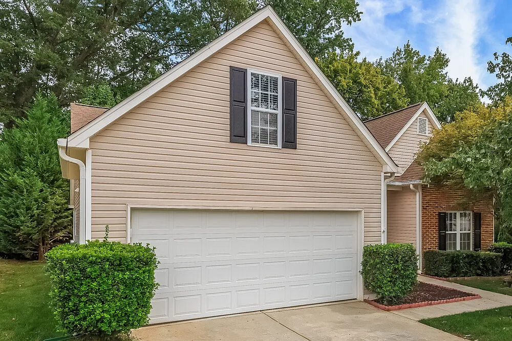 4 bed, 2.0 bath, 1885 sqft, $3,390 — Photo 1