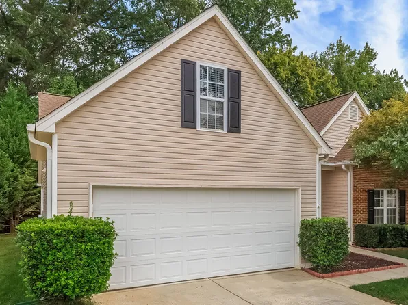9303 Winston Hall Ct, Charlotte, NC 28277