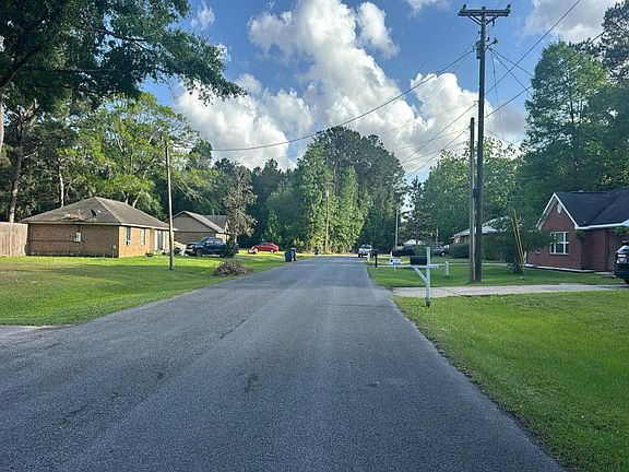 4th image of 3232 Riverbend Rd