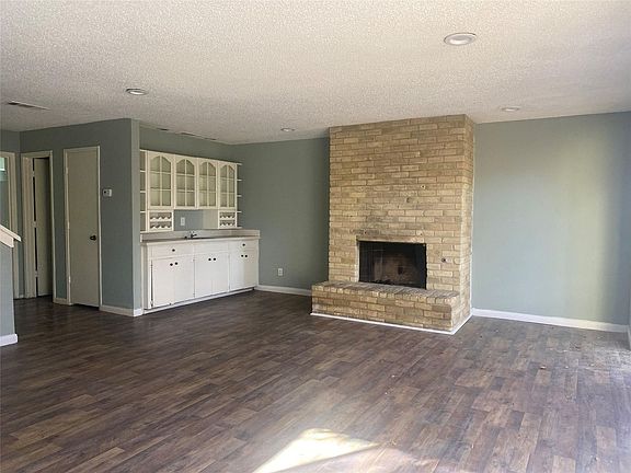 5th image of 501 Towne House Ln