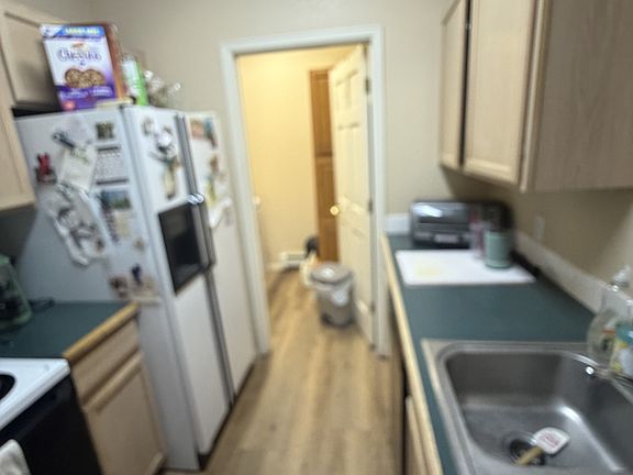 4th image of 408 13th St #1