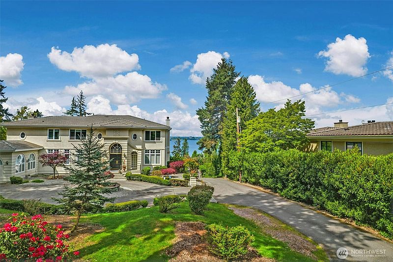 3rd image of 3419 Evergreen Point Road