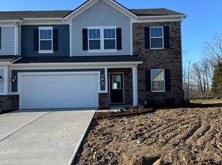 2915 Woods Edge Dr, Greenwood, IN 46143