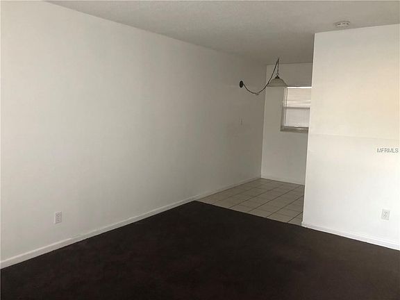 3rd image of 318 E Dakin Ave APT 4