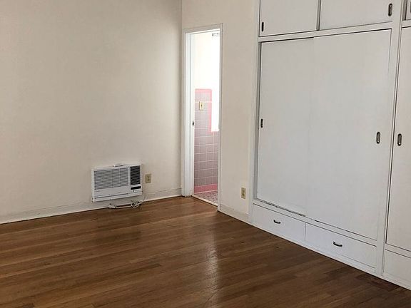 5th image of 2525 Pierce St #7985962