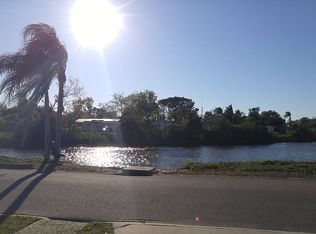 1600 Roundtree Rd, Holiday, FL 34690