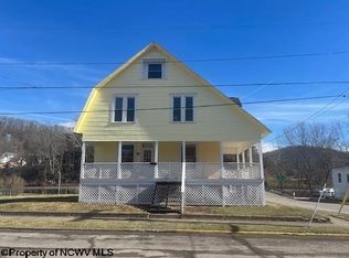 213 Park Dr, Mannington, WV 26582
