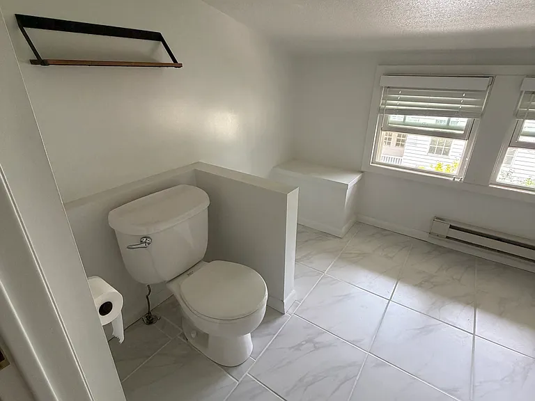 516 Washington St S — Photo 18