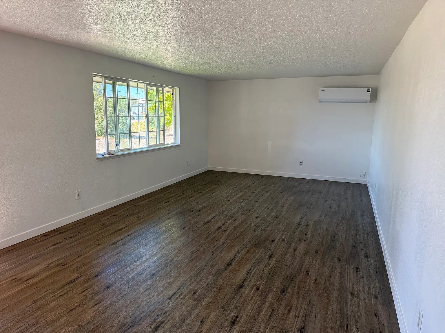 3 bed, 1400 sqft, $1,600 — Photo 2