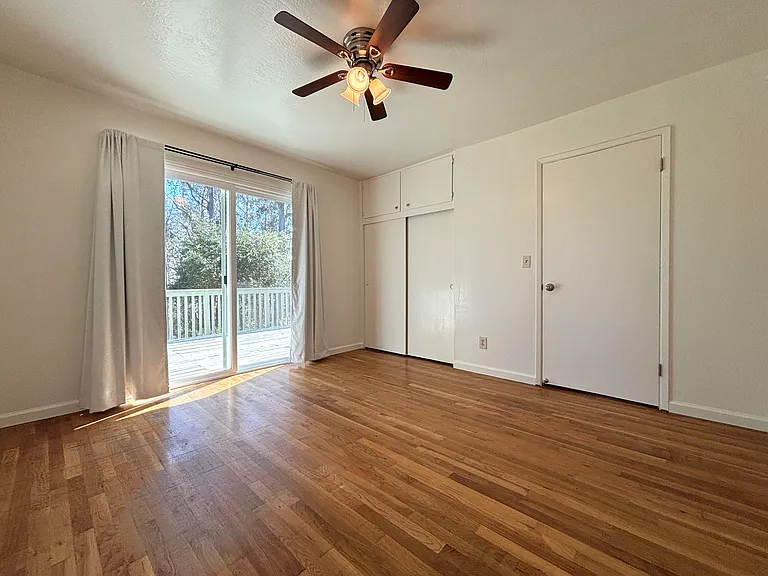 221 Gillette Rd — Photo 11