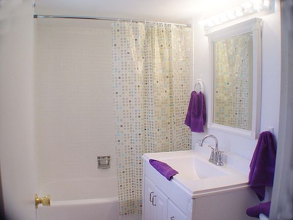 5th image of 421 Talala St