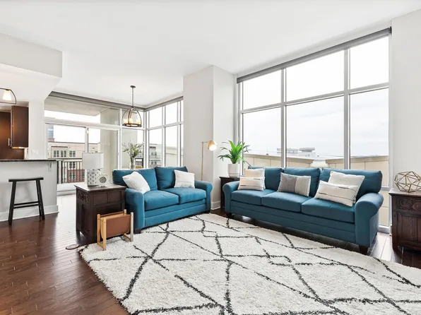 140 W Franklin St Unit 613, Chapel Hill, NC 27516