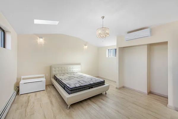 Sold by Click View Realty LLC | media 16