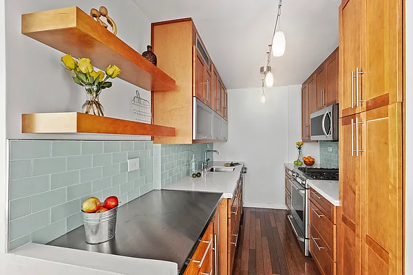 Sold by Brown Harris Stevens | media 27