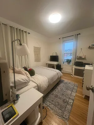 Rented by REALTY QUEST NEW YORK INC | media 4