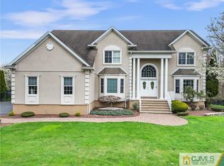 15 Legends Dr, Monroe Township, NJ 08831