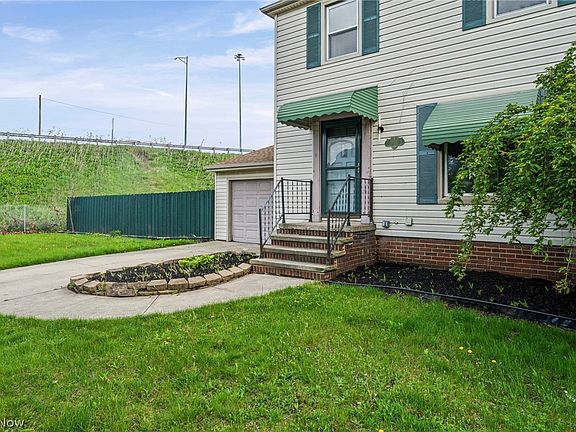 5th image of 3139 W 138th St