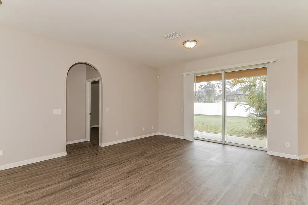 3 bed, 2.0 bath, 1531 sqft, $1,720 — Photo 4