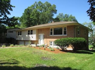 810 N Bennett St, Geneva, IL 60134