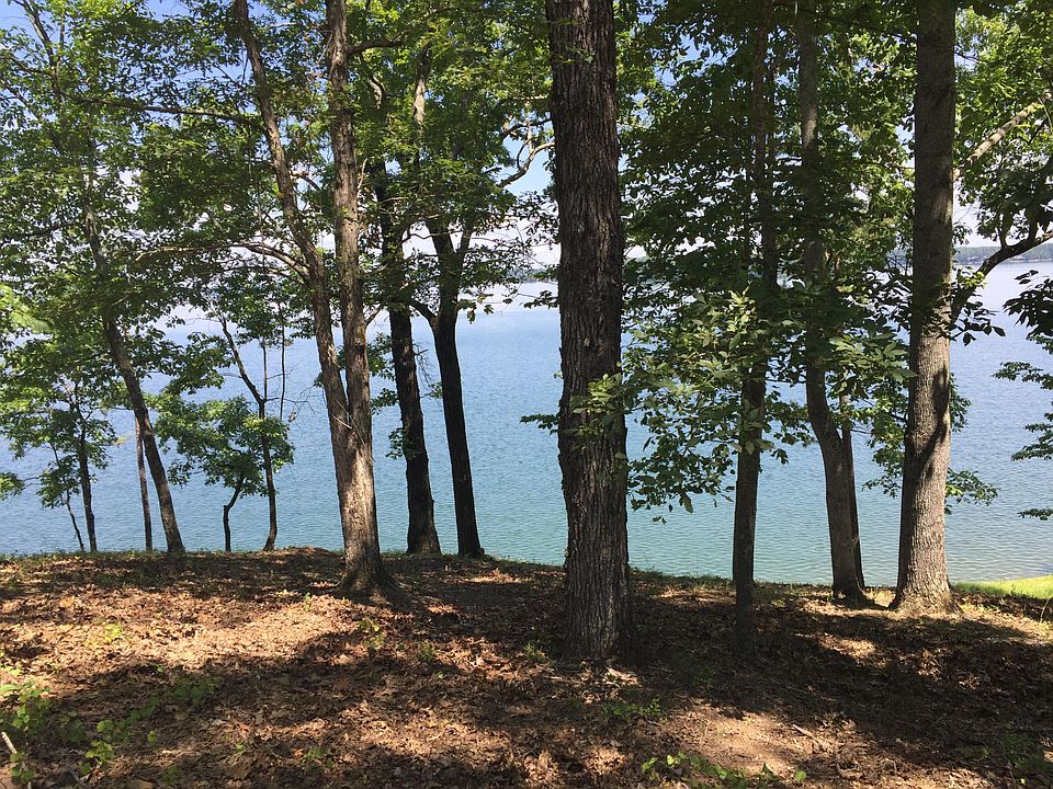 2nd image of 8 Dawson Point