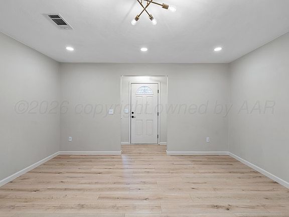 4th image of 3306 Huey Pl
