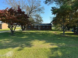 110 Lane Farm Rd, Cove City, NC 28523