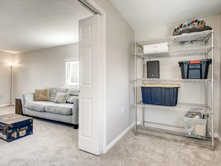 2605 S Hooker St — Photo 8