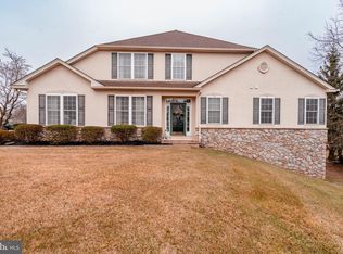270 Crown Ct, Souderton, PA 18964