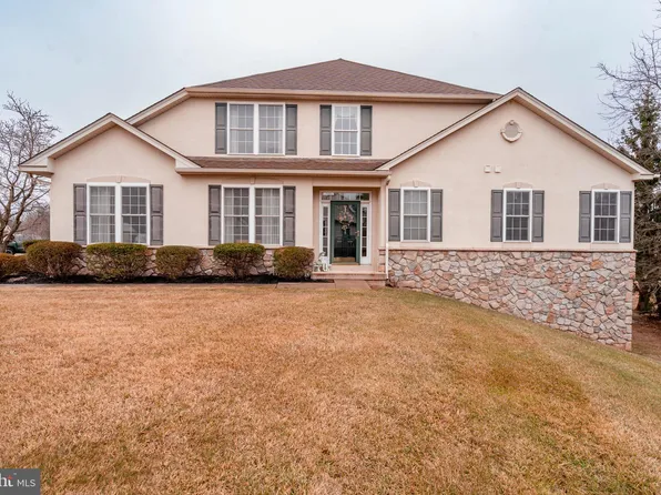 270 Crown Ct, Souderton, PA 18964