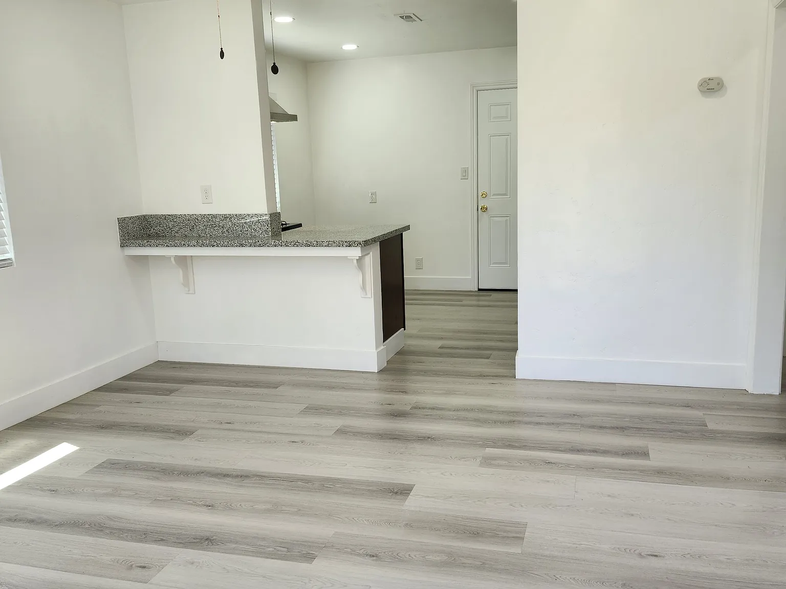 2 bed, 750 sqft, $1,450 — Photo 4